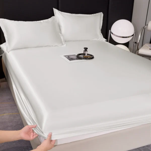 Ice Silk Bed Coverlet Soft and Hypoallergenic Bedspread Bedspread Set Silk Pillowcase and Sheet Satin Bed Coverlet Breathable